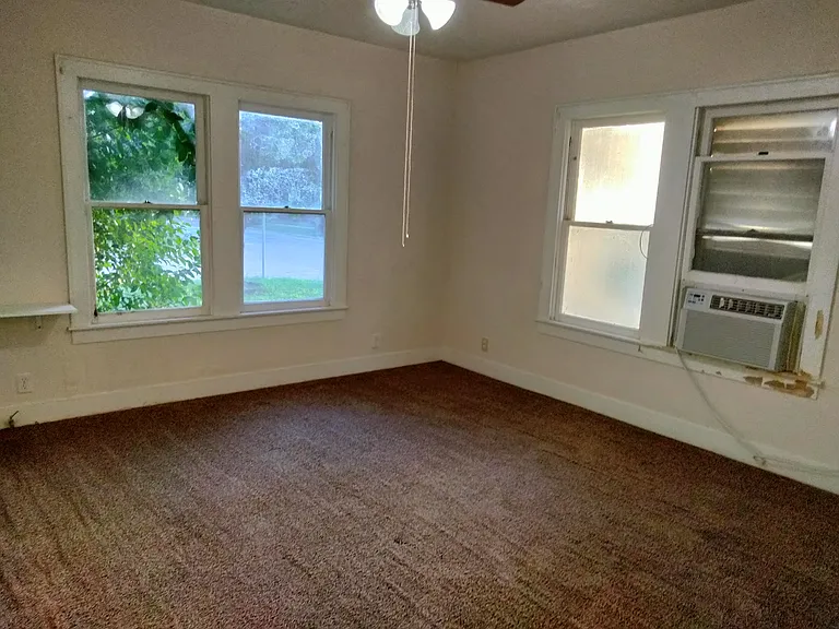 529 E Huisache Ave — Photo 12