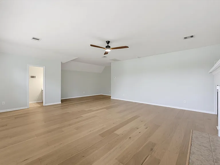 226 Jade Point — Photo 35