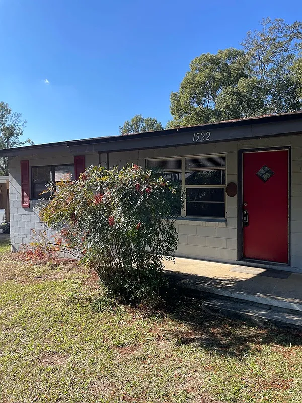 2 bed, 1.0 bath, 648 sqft, $1,100 — Photo 2