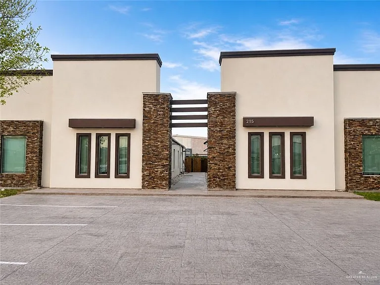 215 Fig Dr #4 — Photo 2