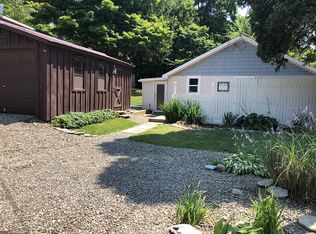 51 Cowells Beach Rd, Erie, PA 16511