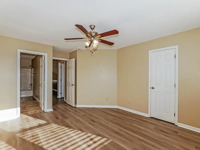 1107 Crescent Dr — Photo 12