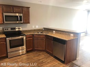 8203 Maple Ct, Blue Springs, MO 64014