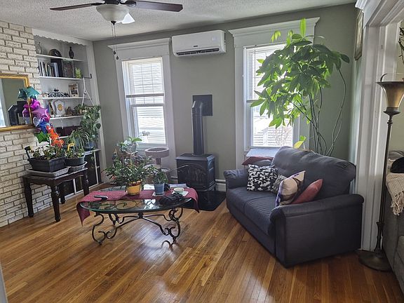 3rd image of 155 Washington St