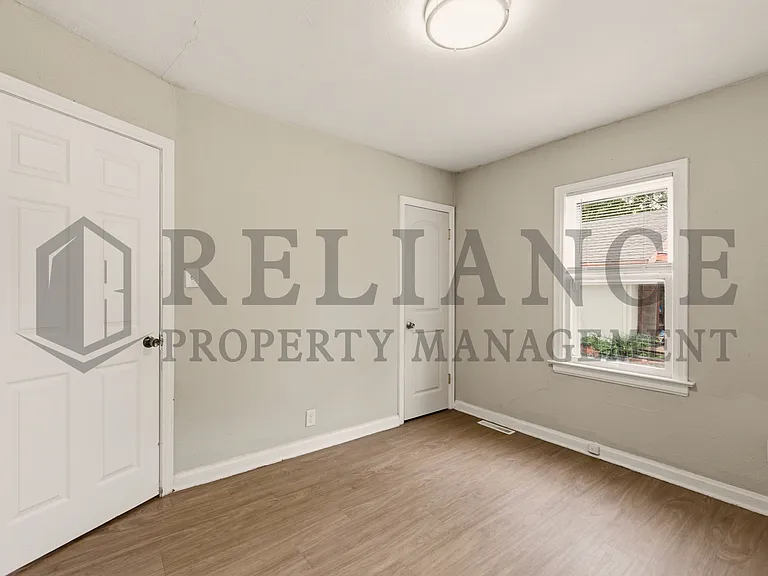 1836 S Gold St — Photo 25