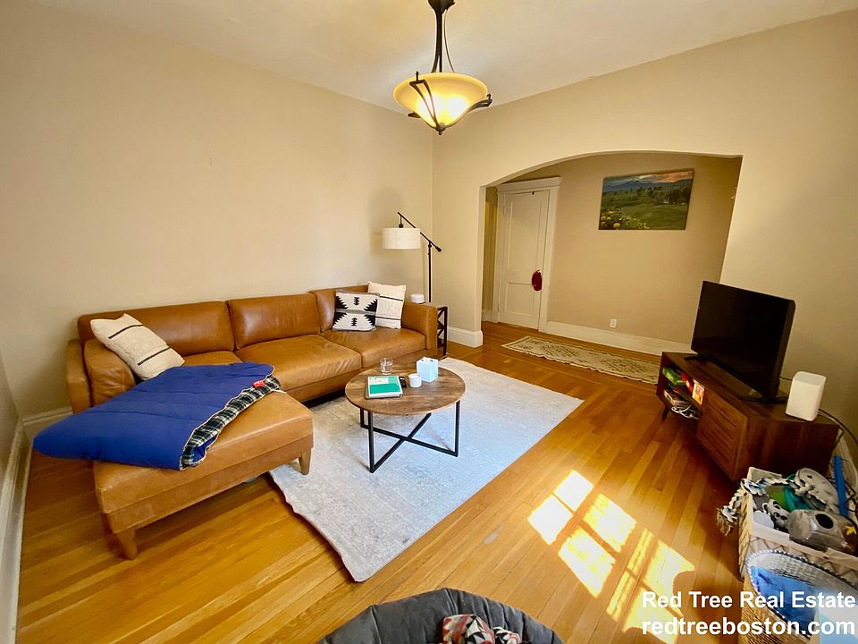 1st image of 63 Longwood Ave #U4