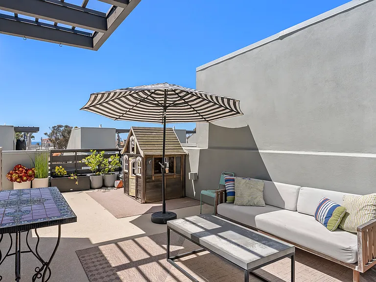 2537 State St — Photo 26