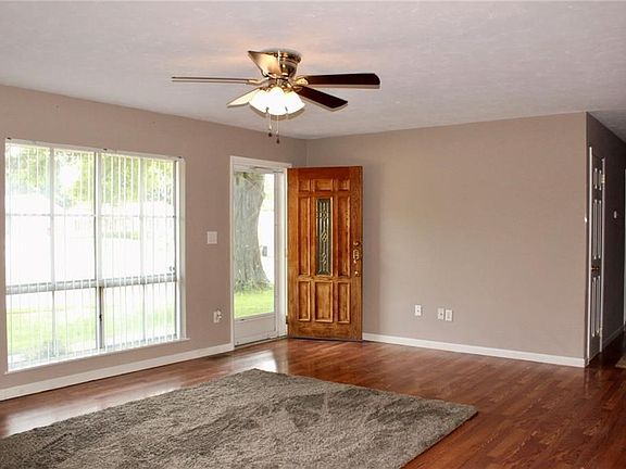 3rd image of 429 Kristine Ln