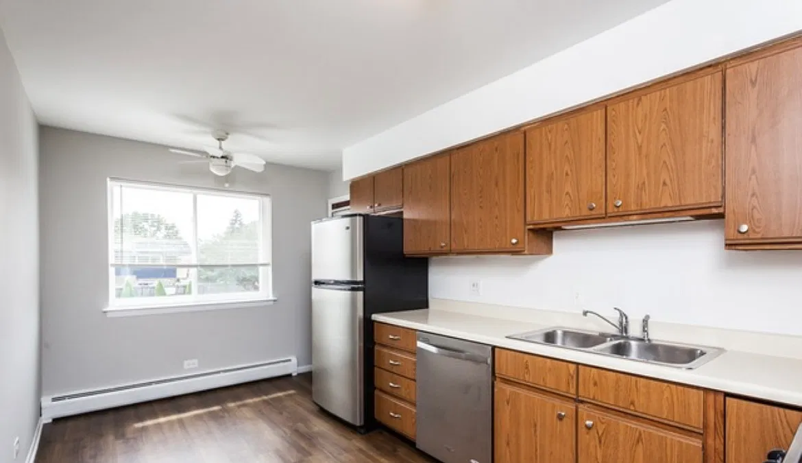 2 bed, 800 sqft, $1,650 — Photo 3