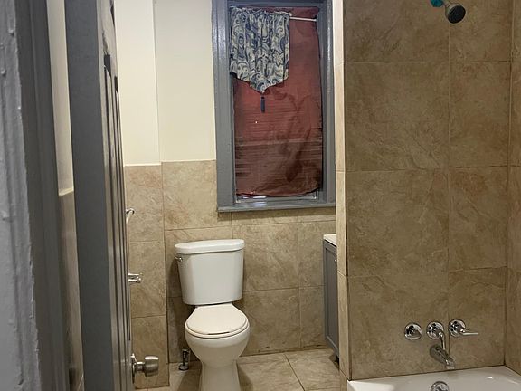5th image of 1008 S 52nd St