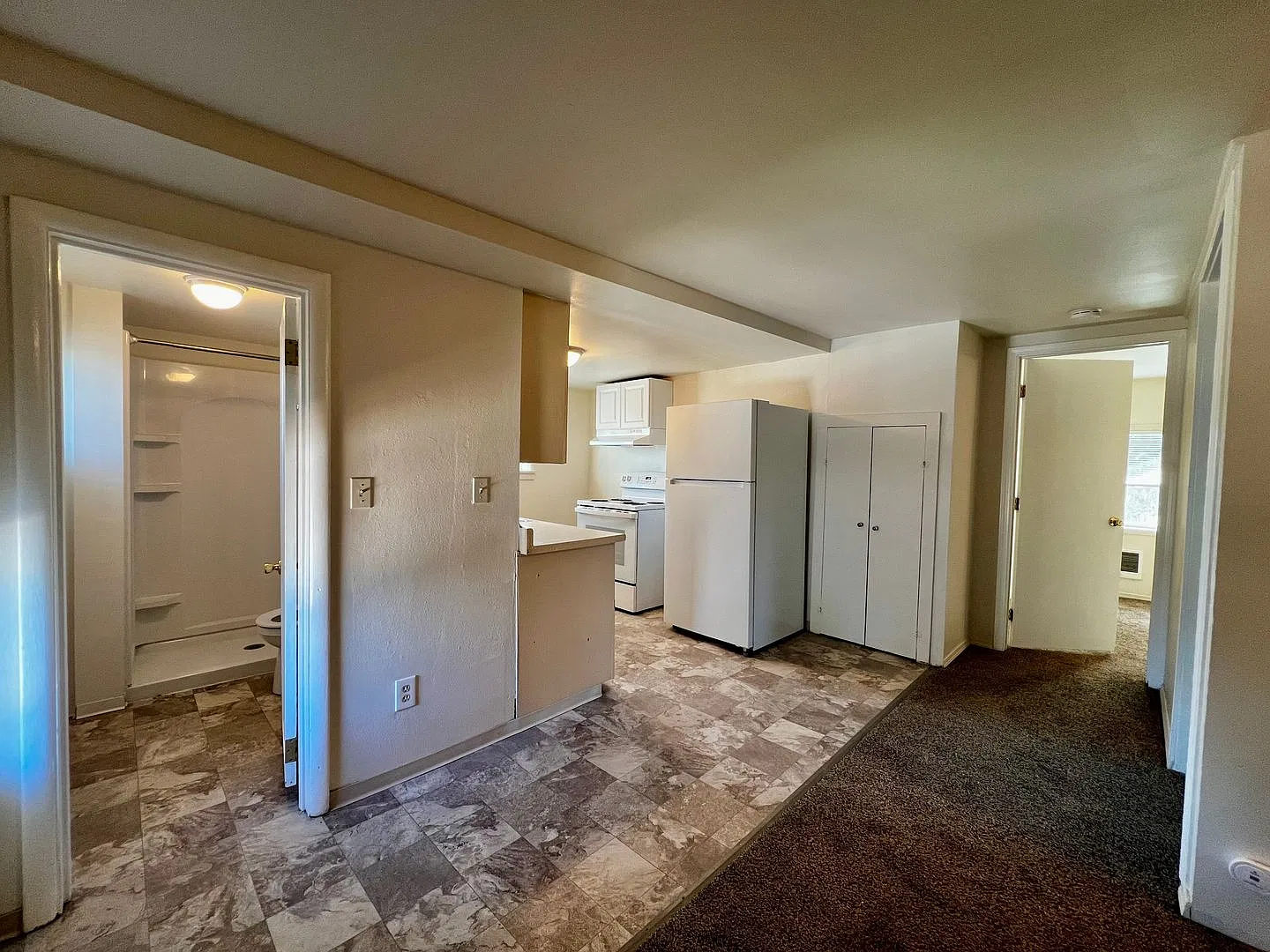 809 S 16th Ave - Yakima WA — Photo 3