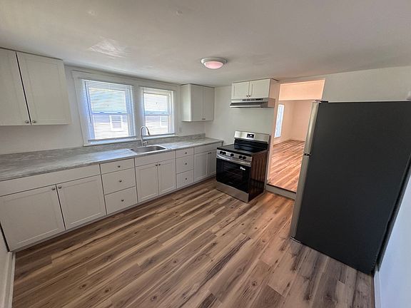 5th image of 611 Hayes St