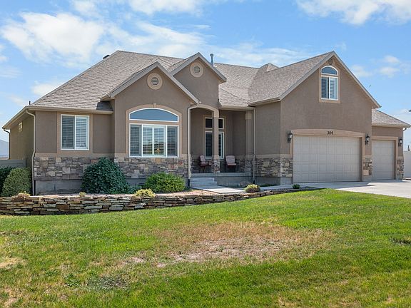 3rd image of 304 E Box Elder Dr