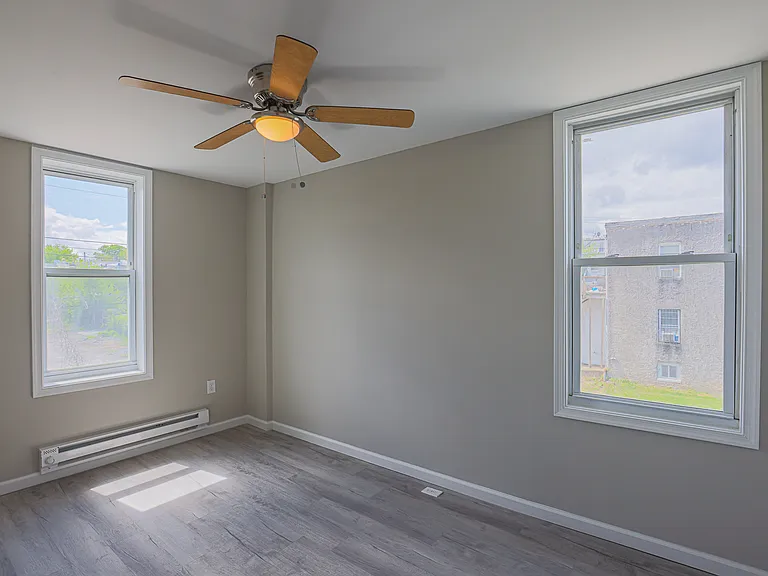 2819 Presbury St — Photo 43