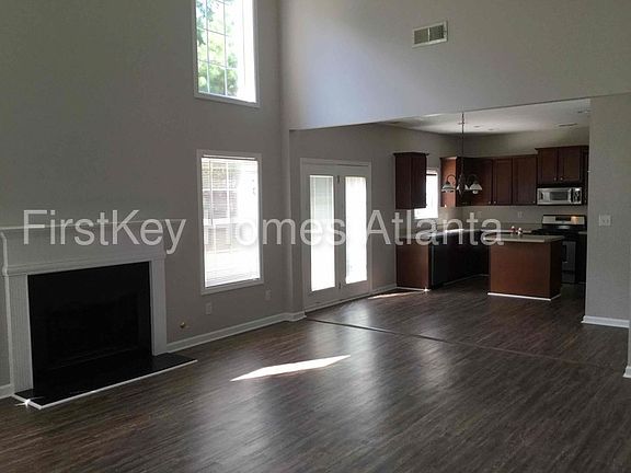 2nd image of 964 Maple Leaf Dr #5