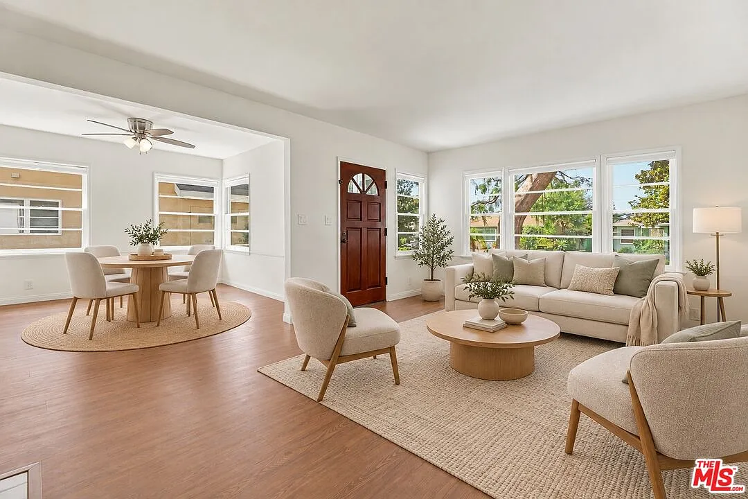 3 bed, 2.0 bath, 1308 sqft, $4,700 — Photo 3
