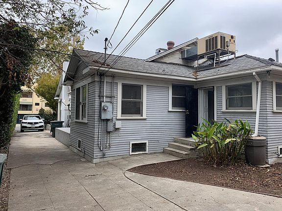 3rd image of 1032 N Ogden Dr