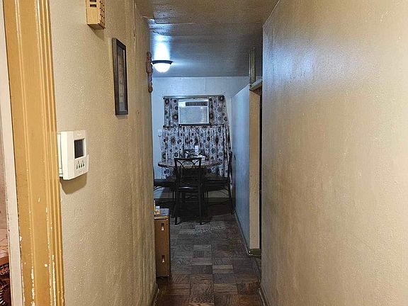 2nd image of 207 PICKWELL DR