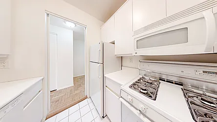 Rented by New York Casas Ltd.