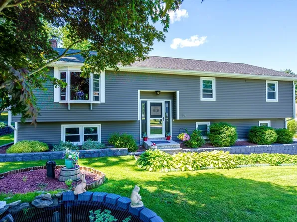 59 Hudson St, Leominster, MA 01453