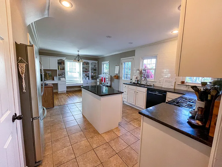 1609 Carolyn Dr — Photo 13