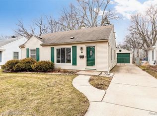 128 Gargantua Ave, Clawson, MI 48017