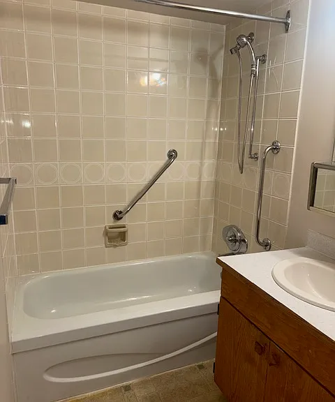 bathroom view to the left