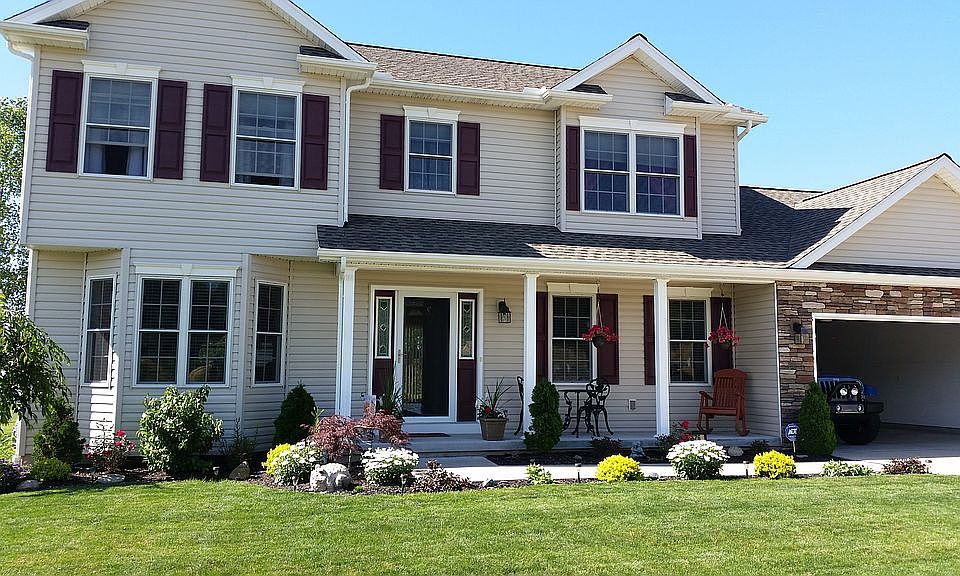 1st image of 676 Heritage Dr