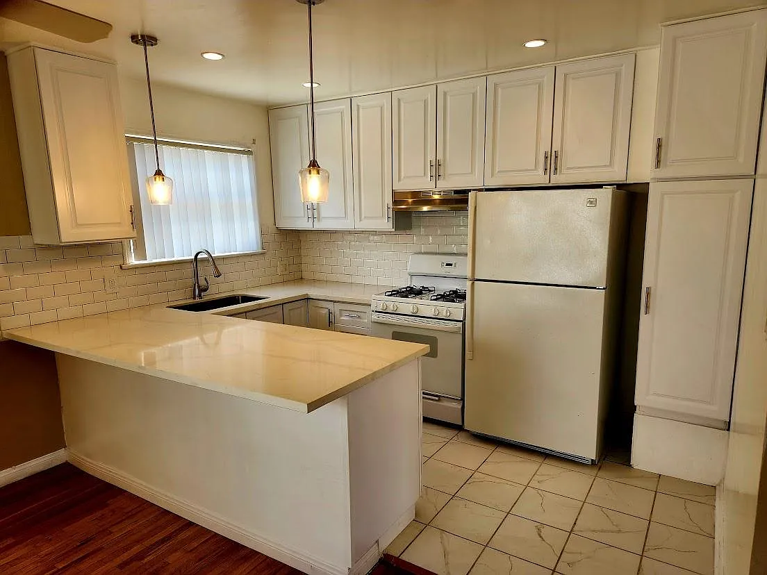 2 bed, 1000 sqft, $2,095 — Photo 4