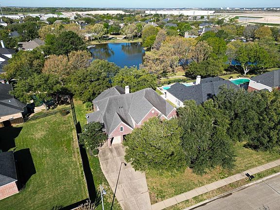 3rd image of 12711 Wildwood Bend Ln
