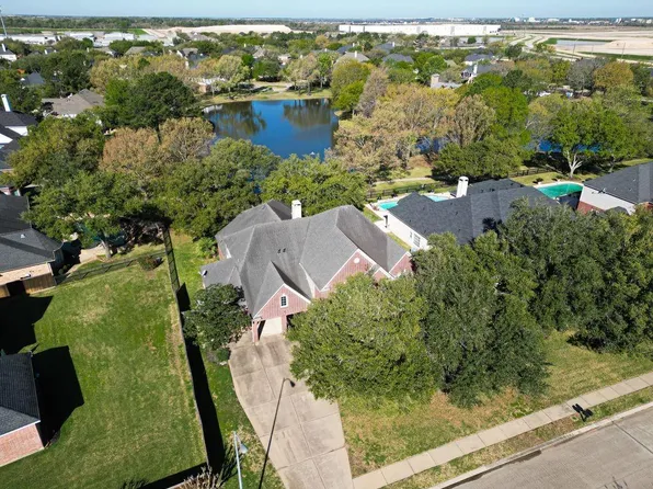 12711 Wildwood Bend Ln, Cypress, TX 77433