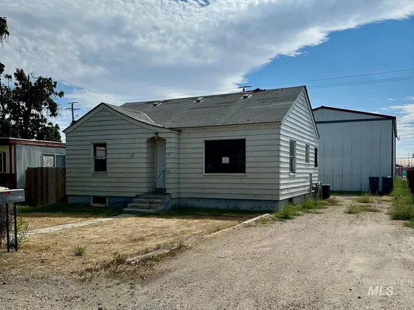 114 E Montana Ave, Homedale, ID 83628