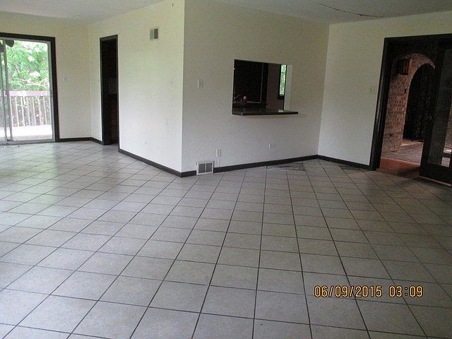 2nd image of 981 Wingate Rd