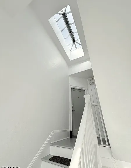 915 Main St #2R — Photo 15