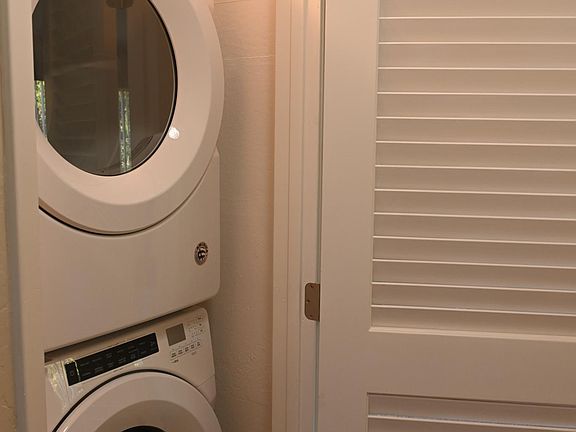 5th image of 22 Coleman Pl APT 16