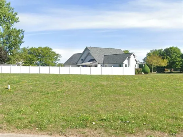 5481 Pinecrest Dr #23, Lockport, NY 14094