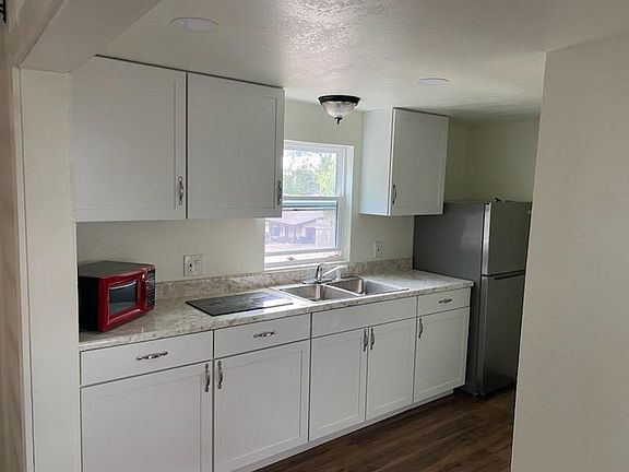 5th image of 1405 Cedar Dr