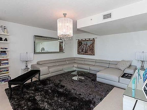 3rd image of 7600 Collins Ave Apt #614