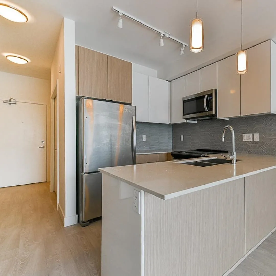 2 bed, 686 sqft, $2,200 — Photo 2