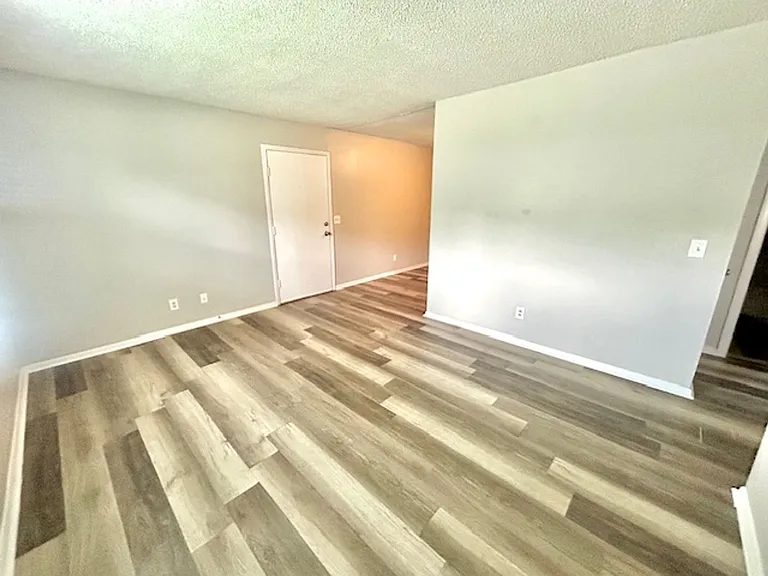 4523 Foster Ave SW — Photo 23
