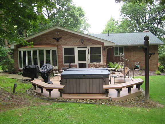 3rd image of 245 Grandview Dr