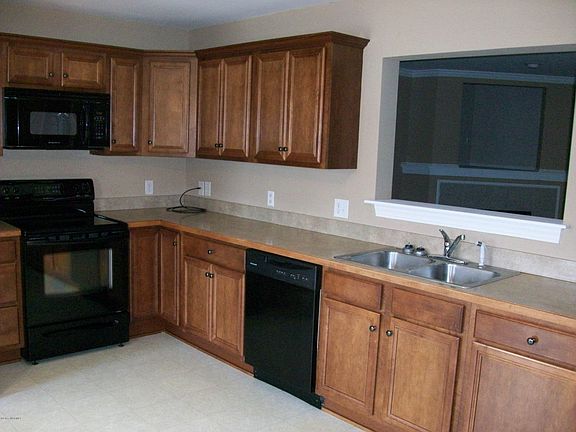 3rd image of 2045 A Cambria Dr