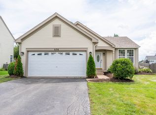636 Hamilton Ln, North Aurora, IL 60542