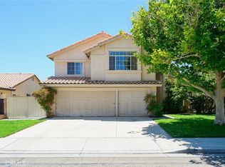 44501 Sandhurst Ln, Lancaster, CA 93536