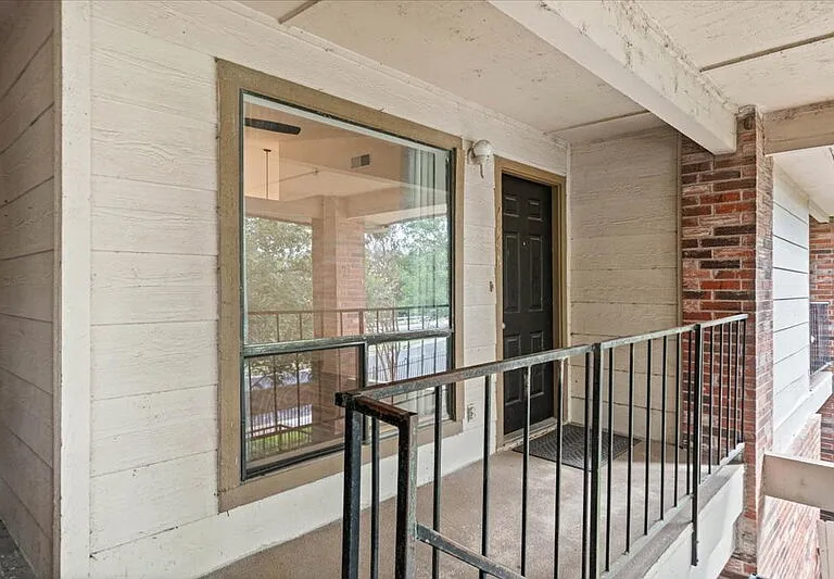 1705 Crossing Pl #114 — Photo 3
