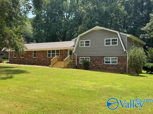 608 Grady Ave, Scottsboro, AL 35768