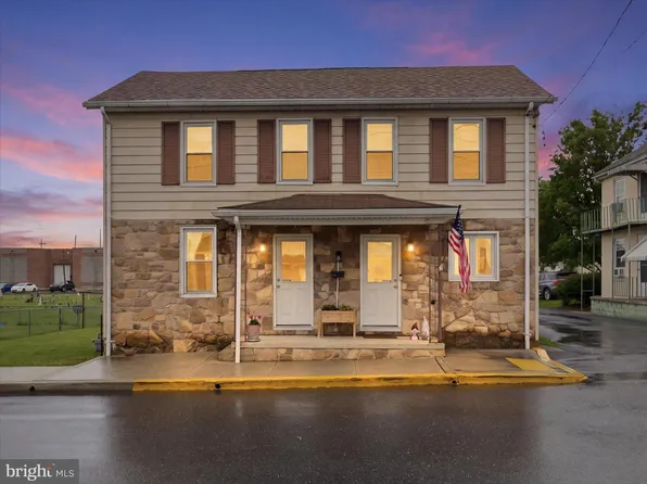 128 E Madison St, Greencastle, PA 17225