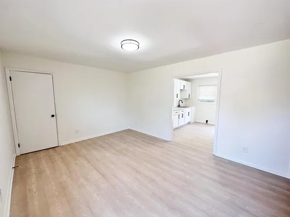 815 Dana Pl #C, Greensboro, NC 27406