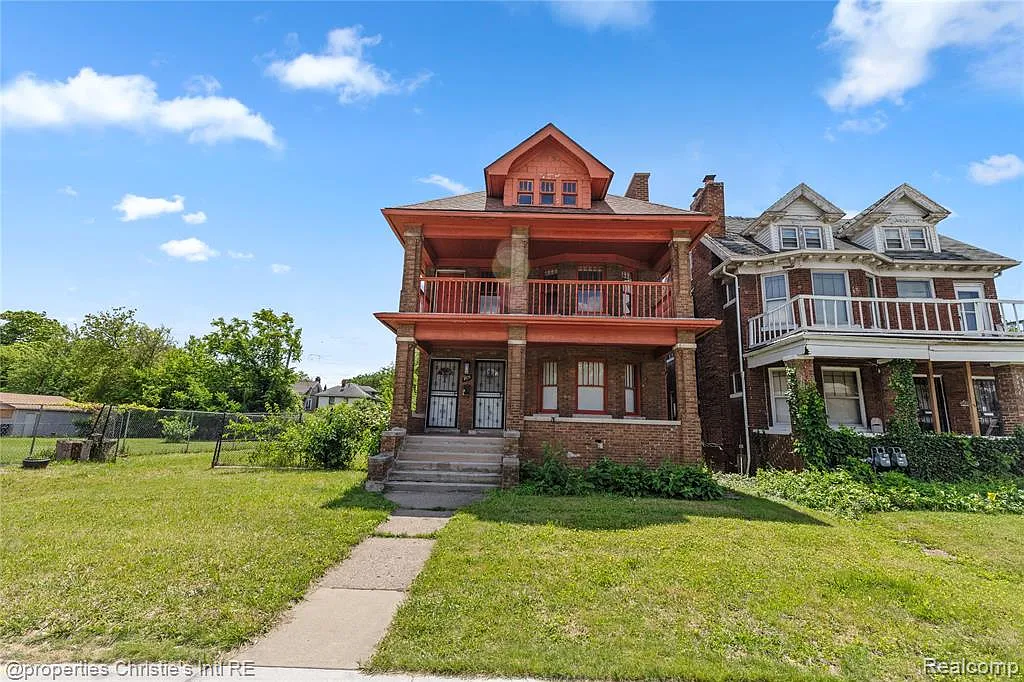 2 bed, 1.0 bath, 1250 sqft, $1,250 — Photo 1