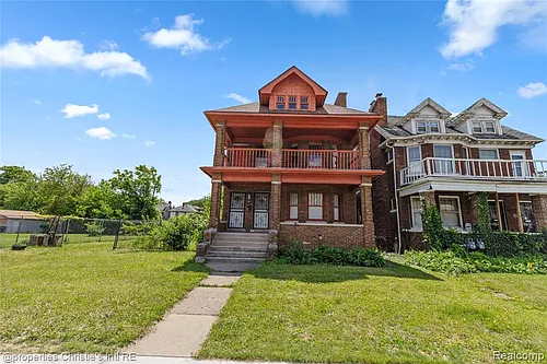 4573 Vancouver St Photo 1